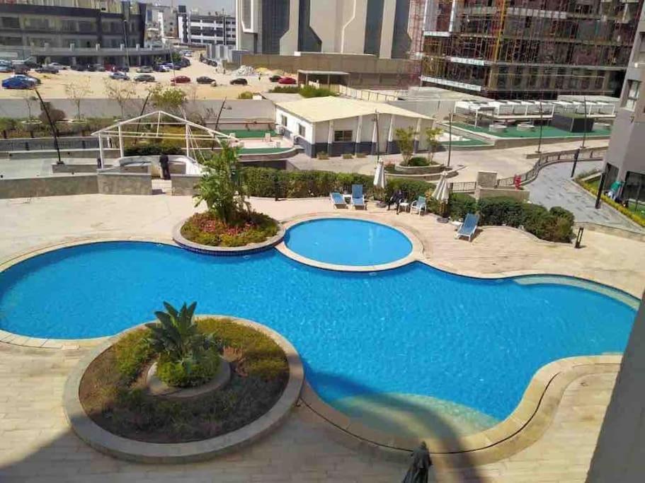 Modern In Portoncwith Pool * El Cairo