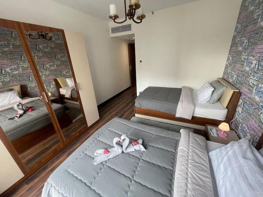 Modern In Portoncwith Pool Apartamento