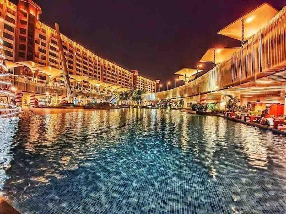Modern In Portoncwith Pool El Cairo